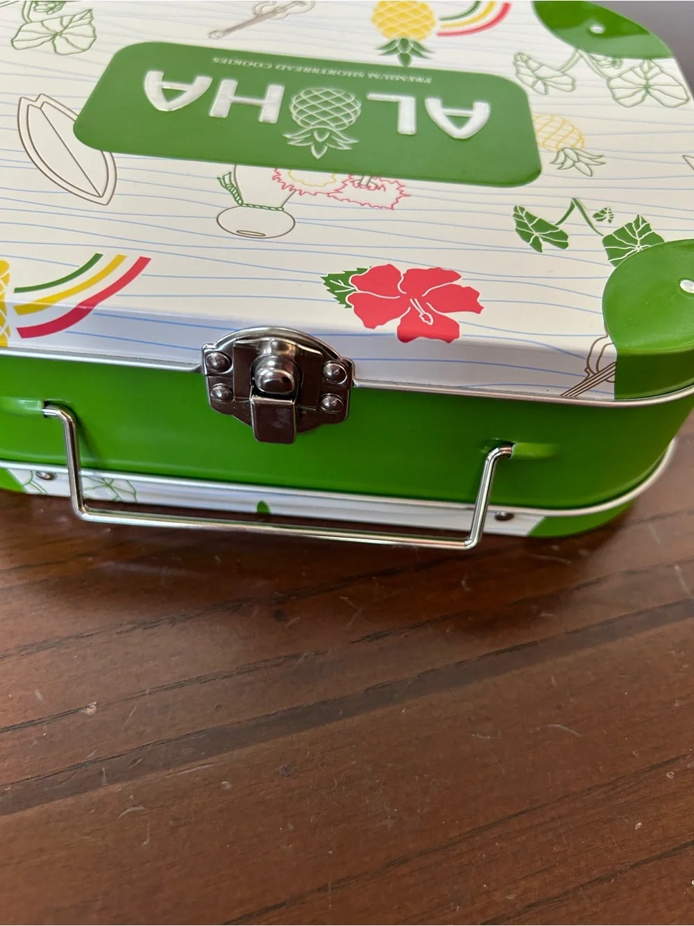 Free item: empty cookie tin